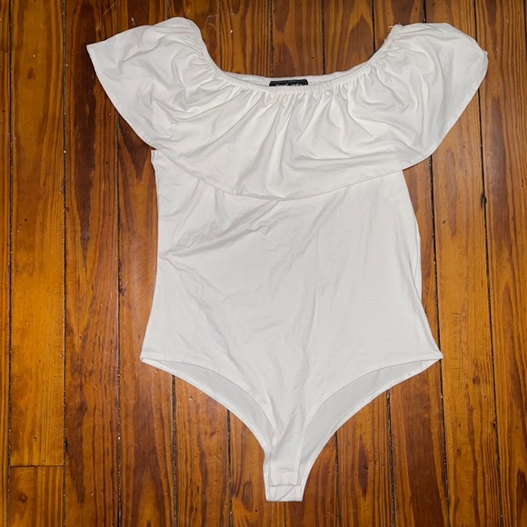 White Off Shoulder Bodysuit Size 1X - Picture 1 of 1